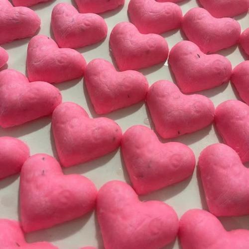 Unique Pink Heart-Shaped Plantable Cards for Special Occasions Seed paper hang tag Holiday Card 